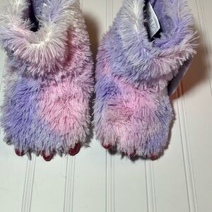 Wonder Nation 7-8 Fuzzy Purple and Pink Monster Slippers